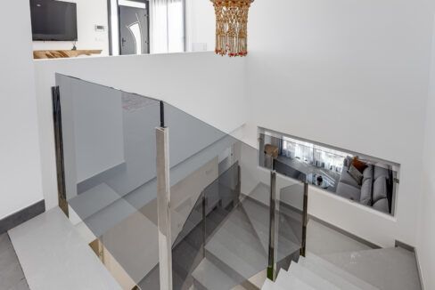 15730670-01-image-18