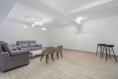 18028312-01-image-29