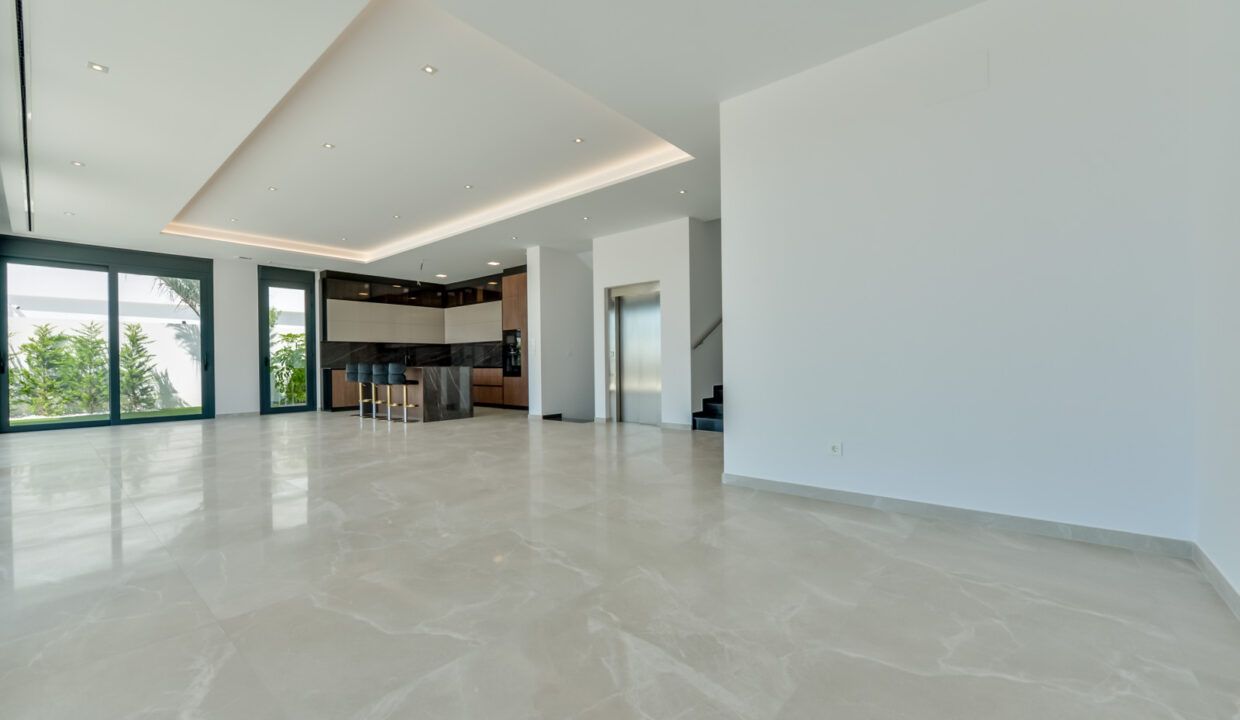 36155132-01-image-24