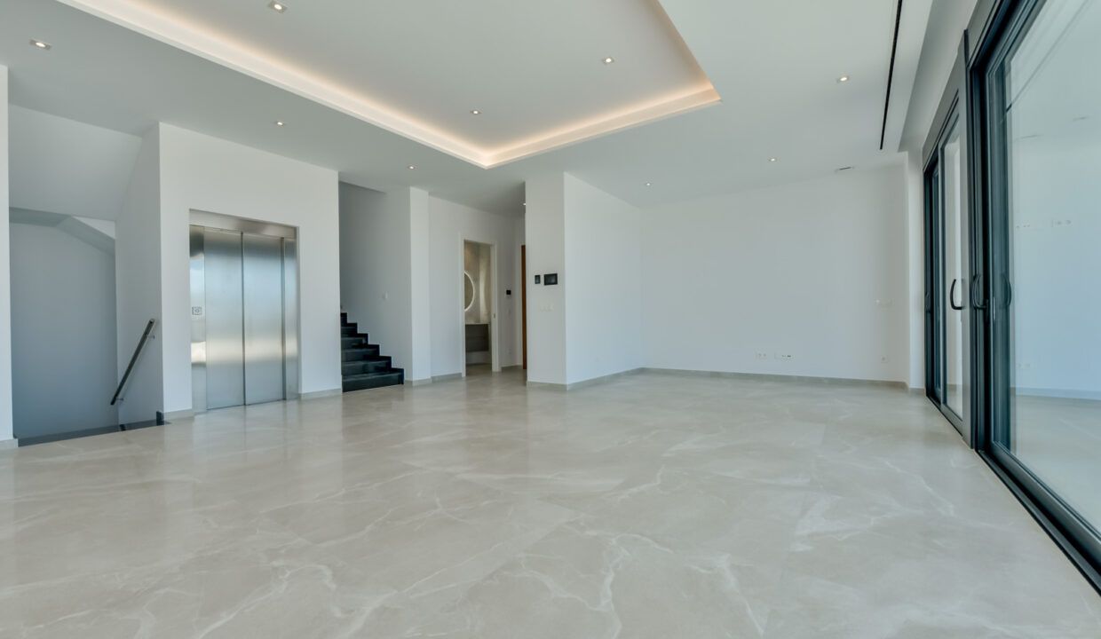 36155132-01-image-28