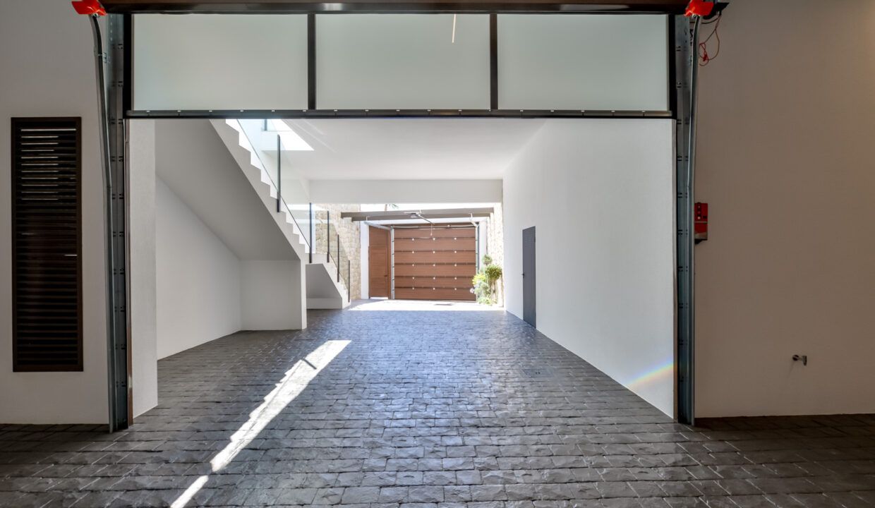 36155132-01-image-4