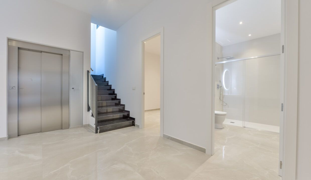 36155132-01-image-7