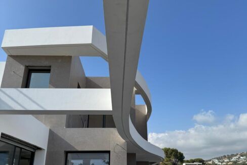 42617545-01-image-12