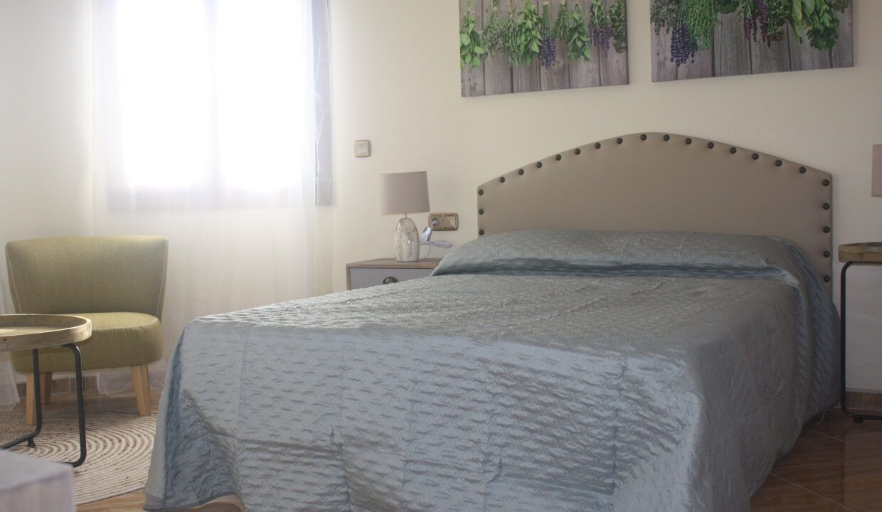 87172294-01-image-3