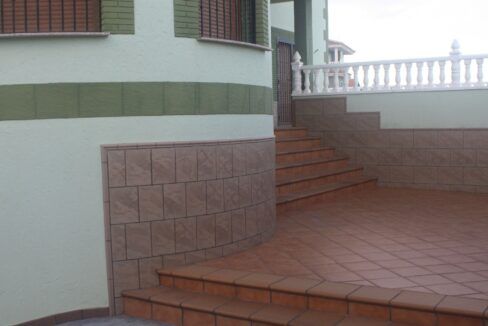 87172294-01-image