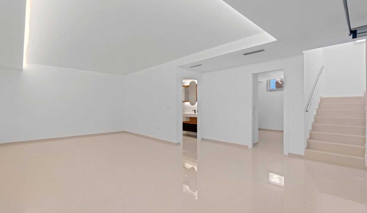 99782068-01-image-10