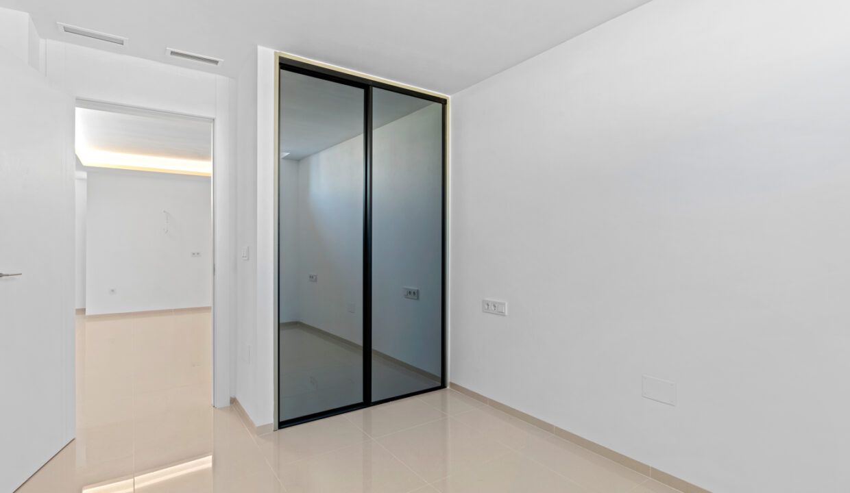 99782068-01-image-13