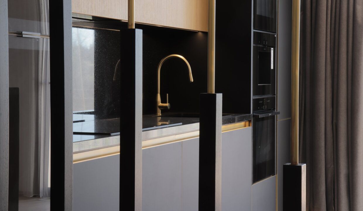 16502119-01-image-15