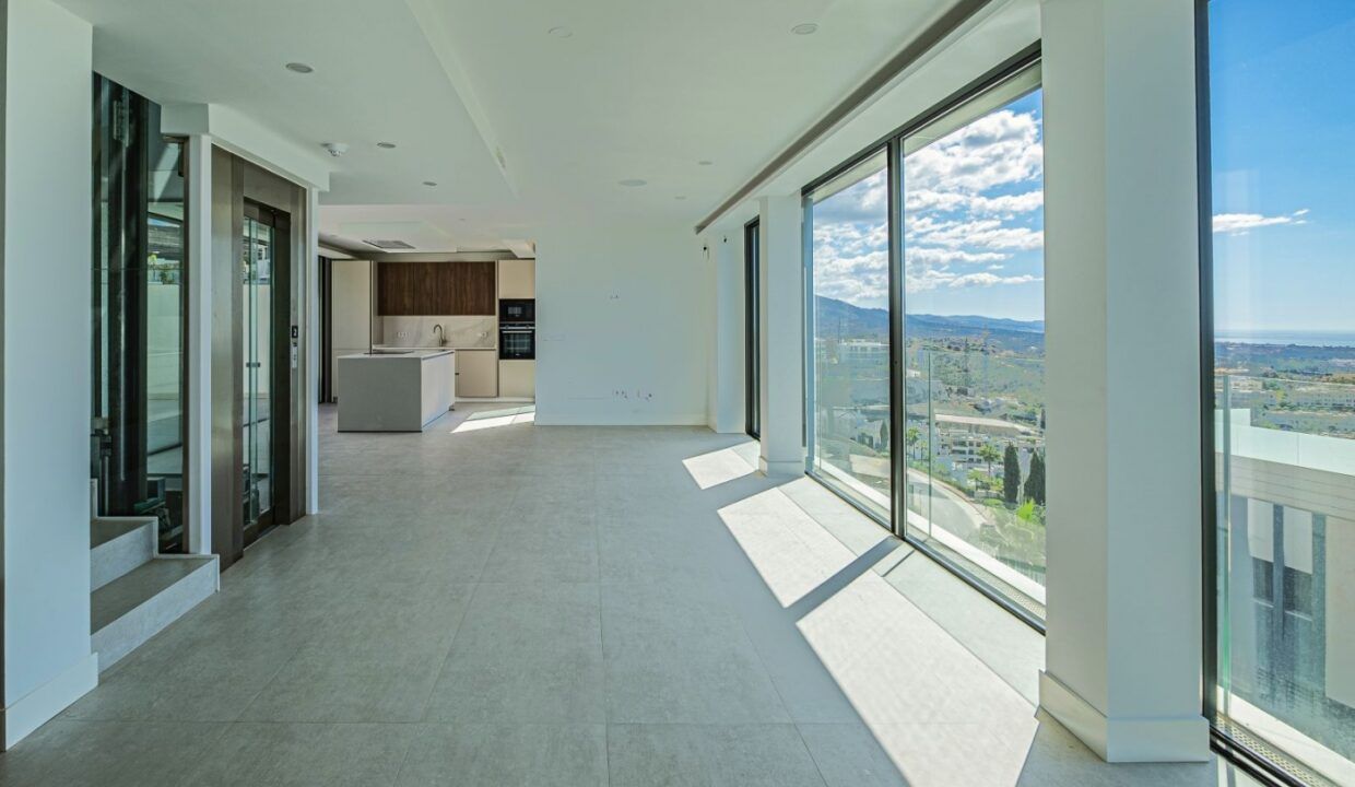 22695792-01-image-14