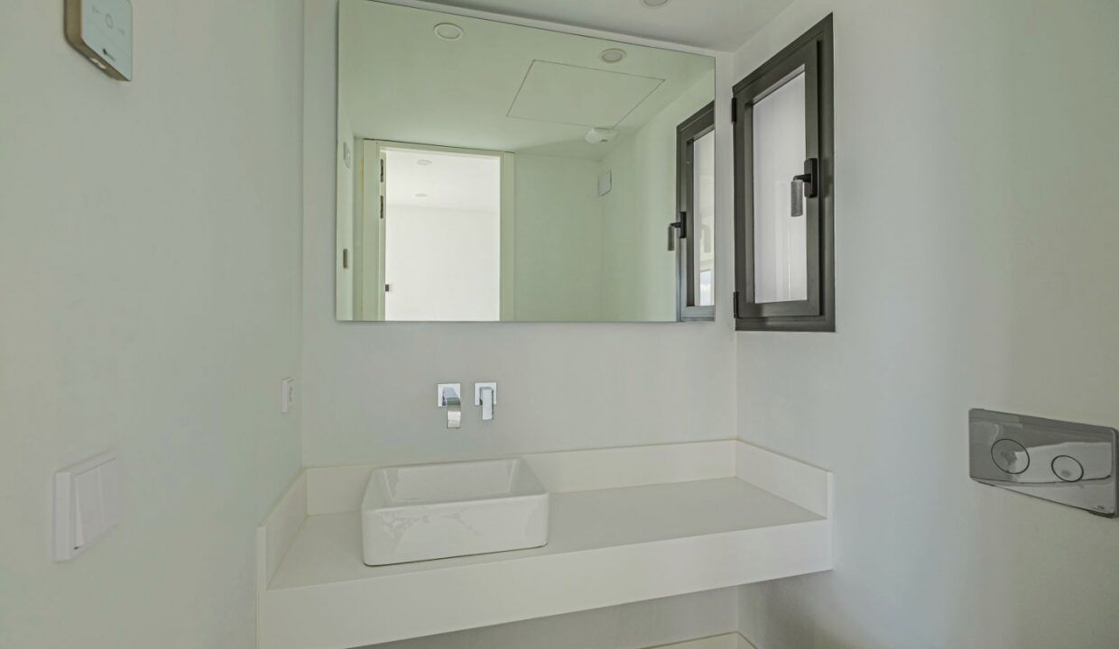 22695792-01-image-26