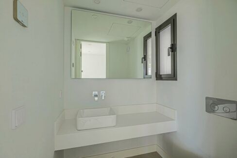 22695792-01-image-26