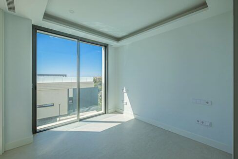 22695792-01-image-28