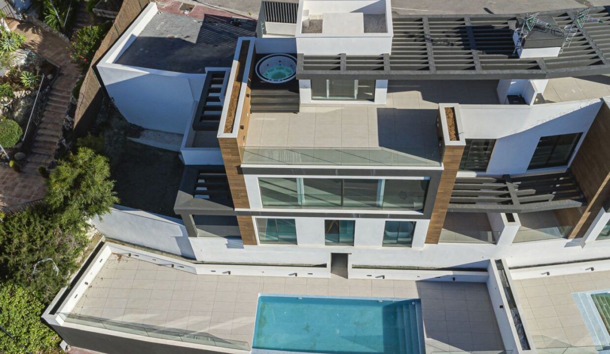 22695792-01-image-5