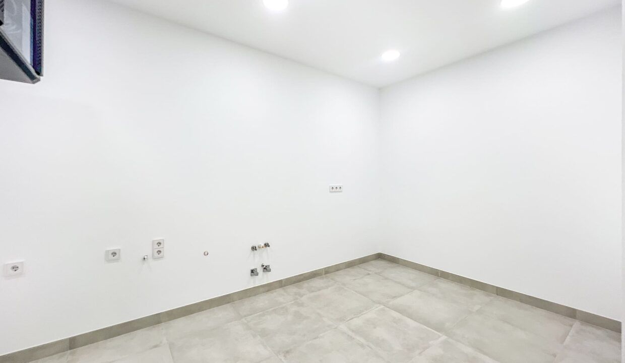 95977441-01-image-43