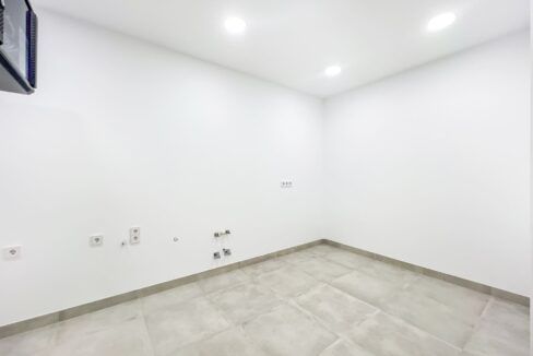 95977441-01-image-43