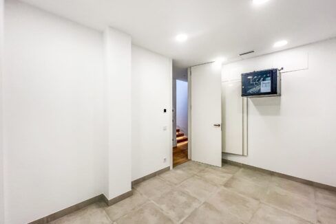 95977441-01-image-44