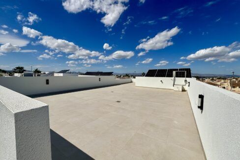 11048101-01-image-3