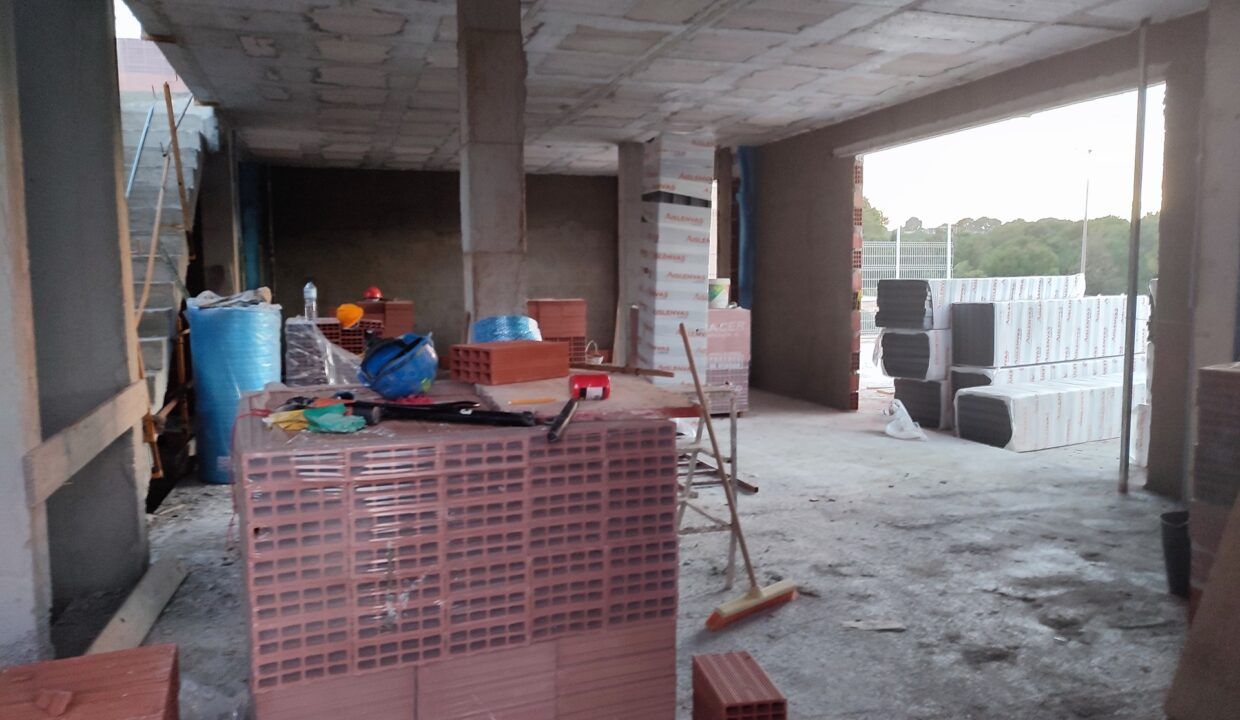 31924446-01-image-38