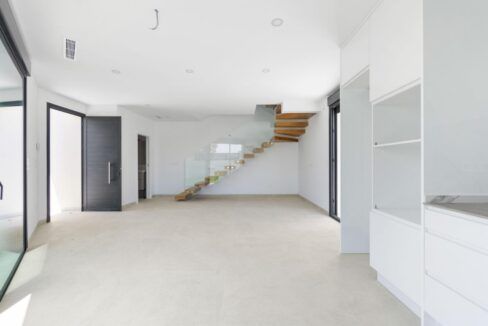 69403509-01-image-16