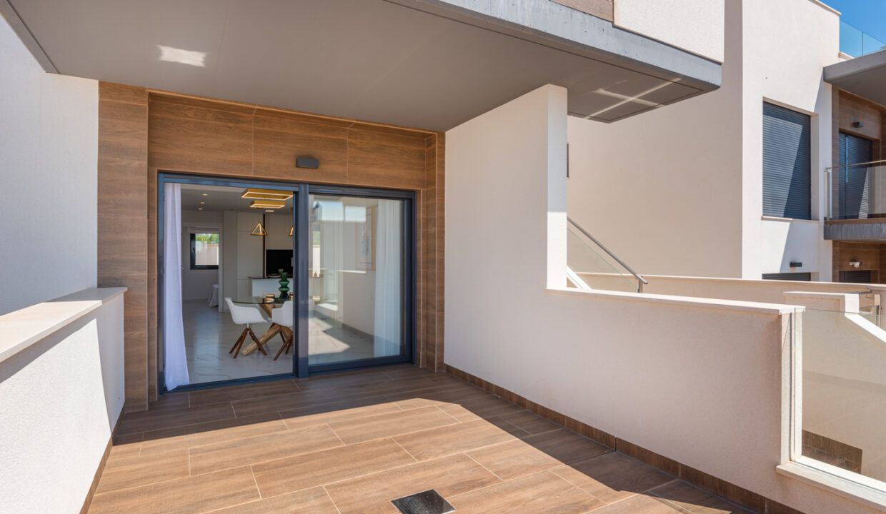 83231198-01-image-17