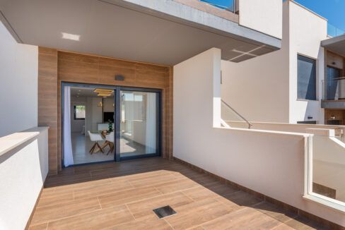 83231198-01-image-17