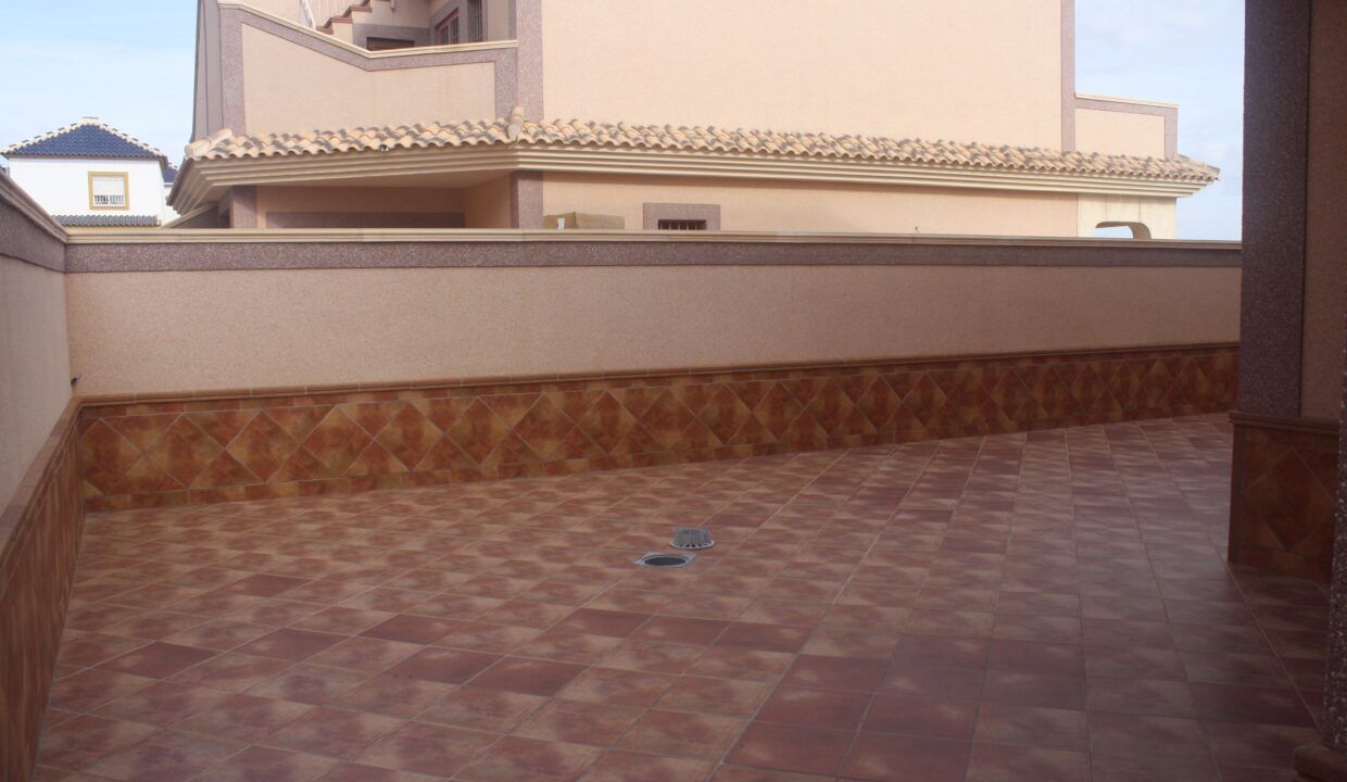 99945618-01-image-1