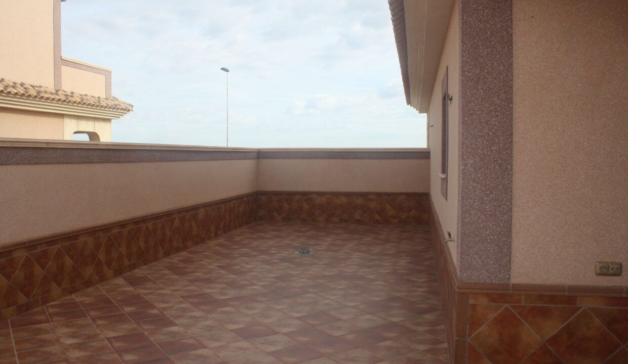 99945618-01-image-2