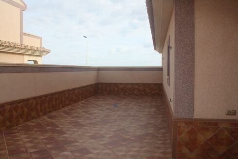 99945618-01-image-2