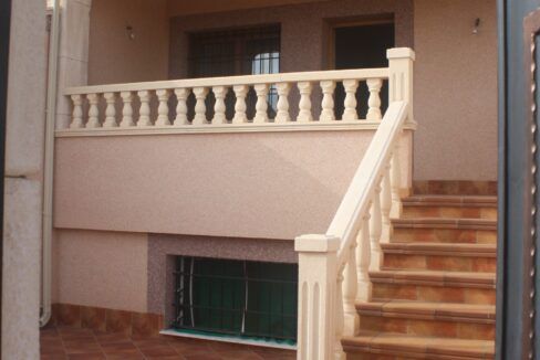 99945618-01-image-21