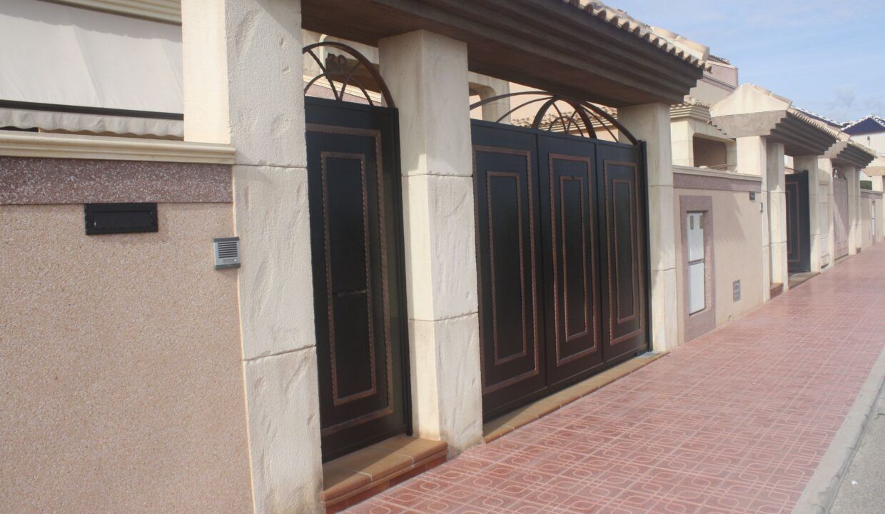 99945618-01-image-23