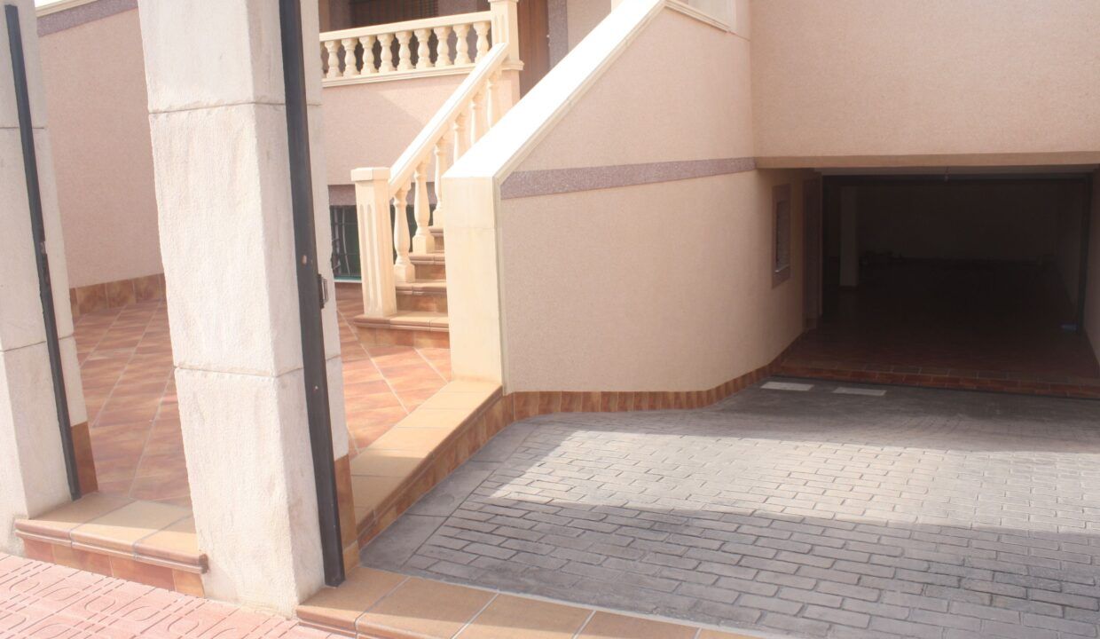 99945618-01-image-29