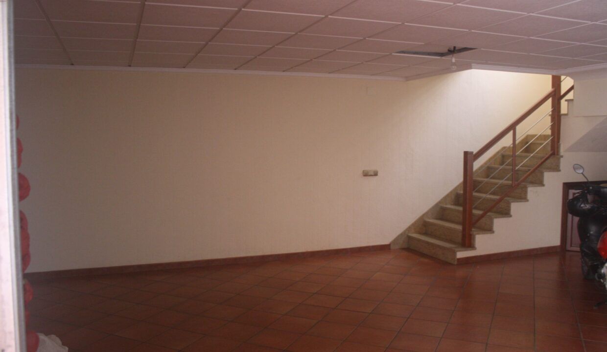 99945618-01-image-9