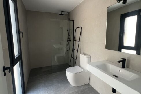 22913965-01-image-23