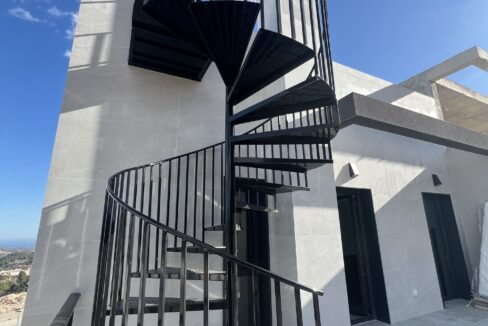 22913965-01-image-8