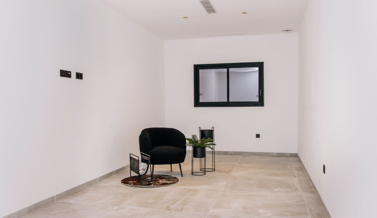 34560558-02-image-22