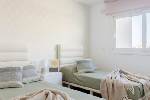 B7.1_Breeze-Townhouse-Balcon-Finestrat-Bedroom-May-24