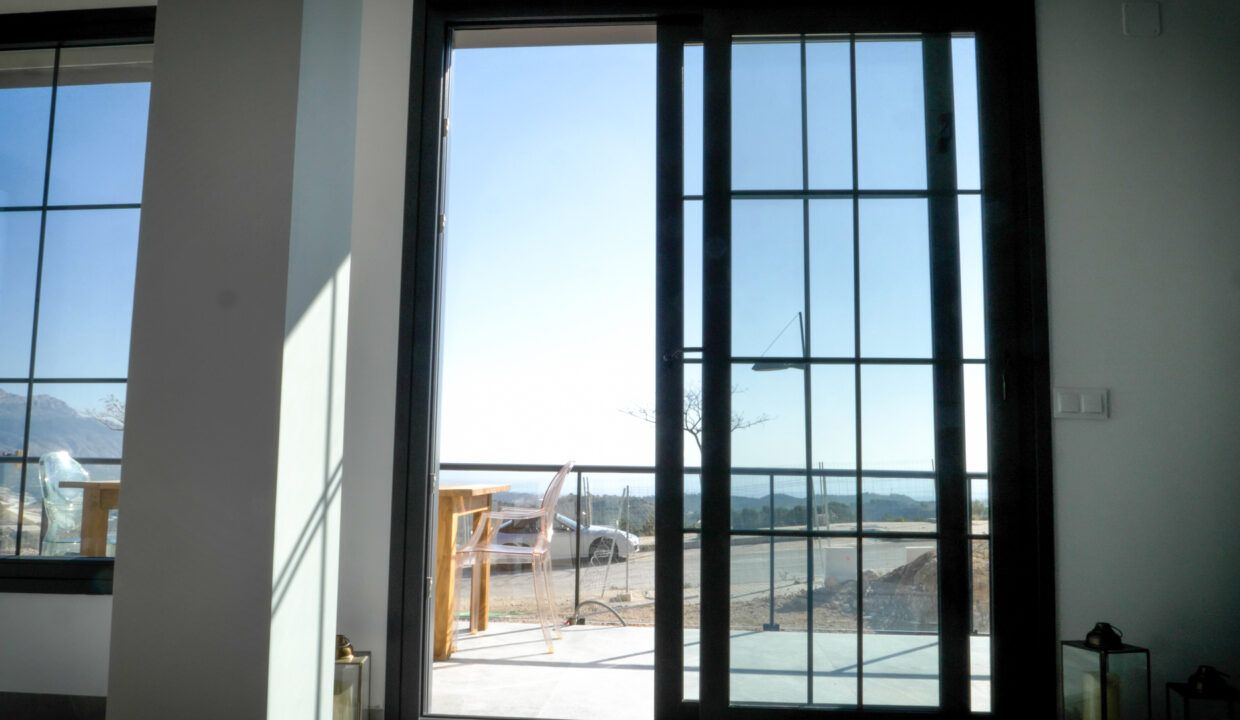 96912041-01-image-21