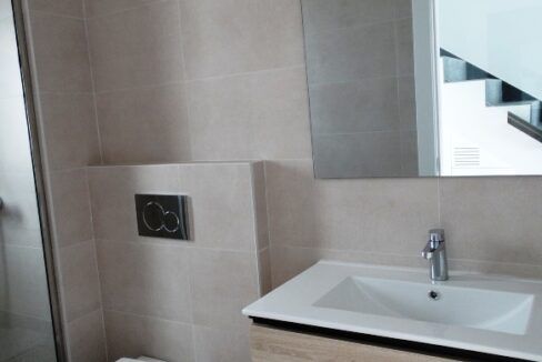 83957554-01-image-30