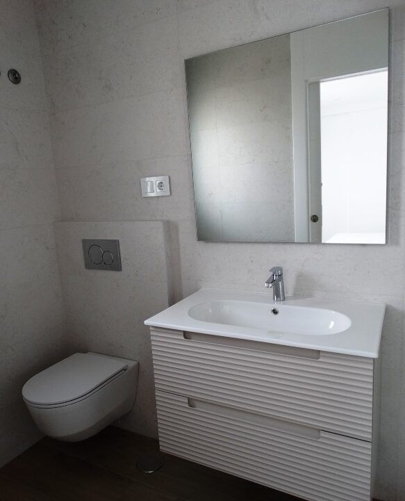 83957554-01-image-47