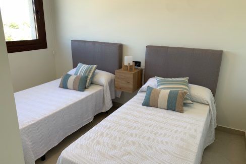 12417823-01-image-19