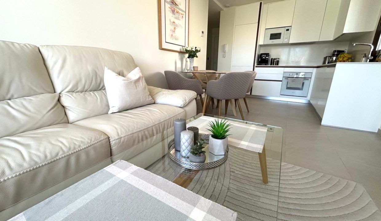 12417823-01-image-23