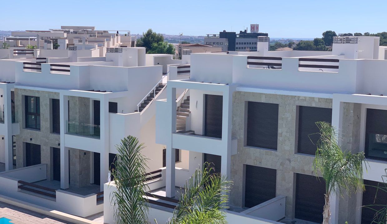 12417823-01-image-24