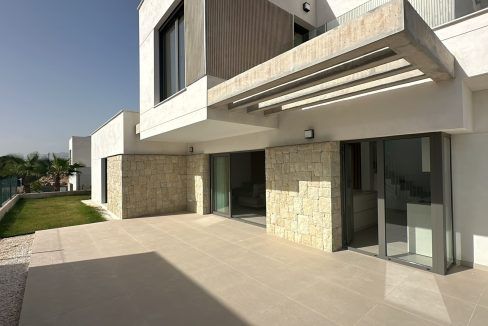 62564781-03-image-2