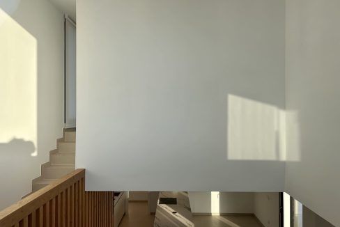 62564781-03-image-25