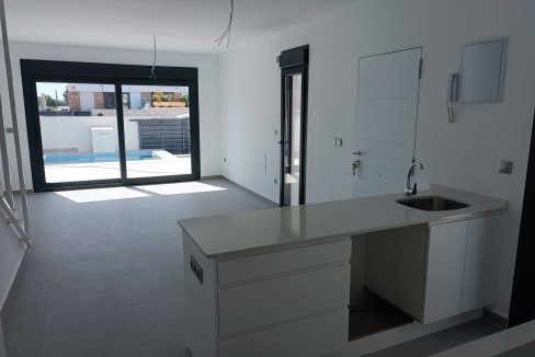 17401005-01-image-10