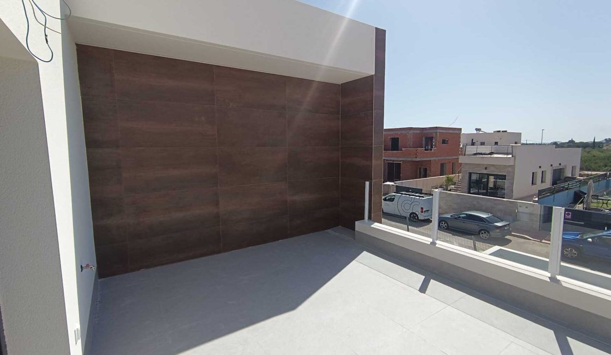 17401005-01-image-15