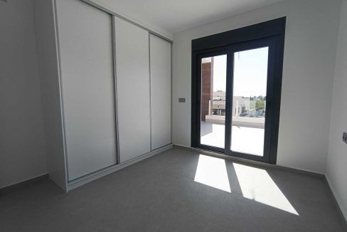 17401005-01-image-16