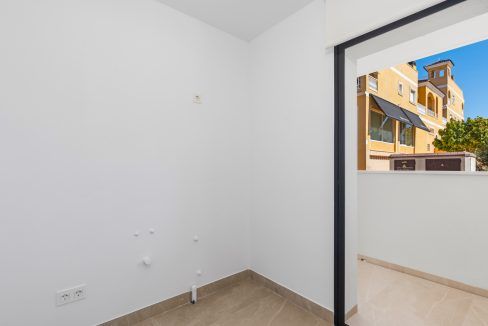 38418876-01-image-7