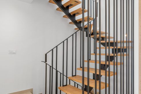 92188479-01-image-28