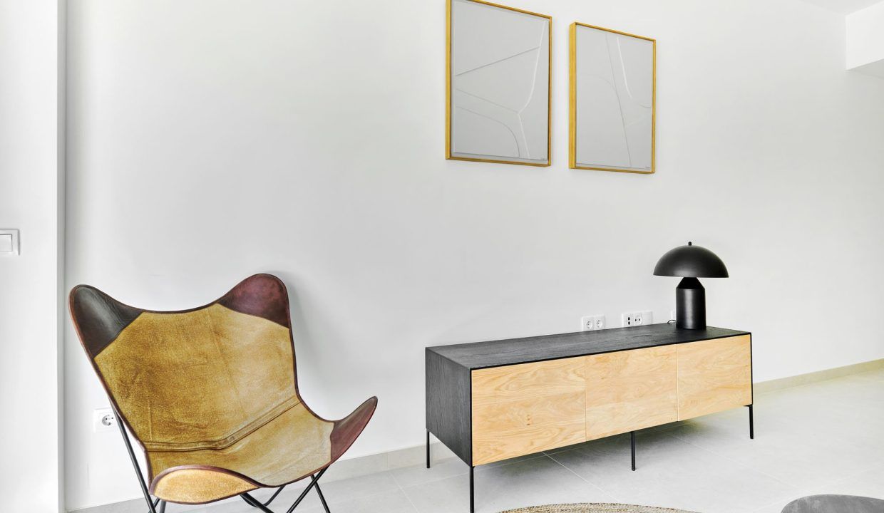 11891857-01-image-20